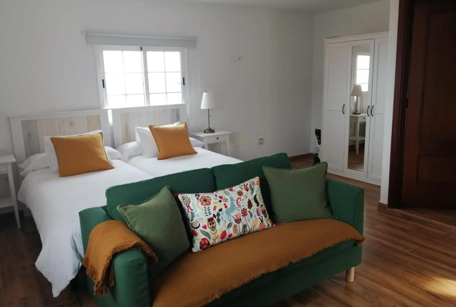 Los Frailes Breña Baja Tatil Evi